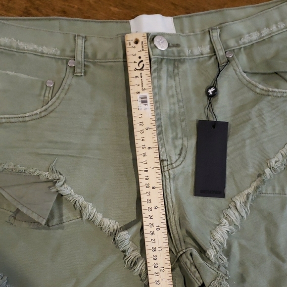 One Teaspoon Women's Olive Green Distressed Khaki Rollers Shorts 32 - Picture 8 of 8